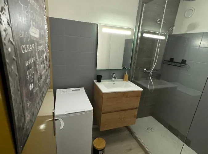 Avec Balcon Et Vue Panoramique Sur Le Cousson Proche Thermes