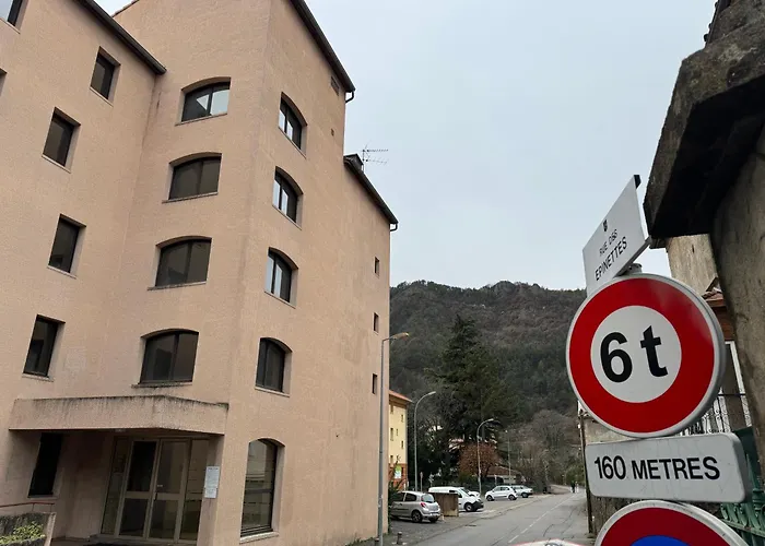 Avec Balcon Et Vue Panoramique Sur Le Cousson Proche Thermes Apartament *