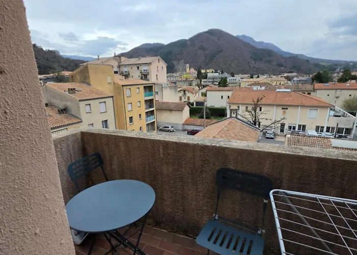 Avec Balcon Et Vue Panoramique Sur Le Cousson Proche Thermes Apartament